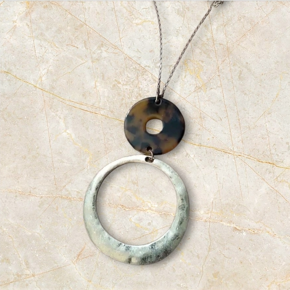NWT Nadine West Hammered Ring and Faux Tortoise Pendant Necklace ~26"